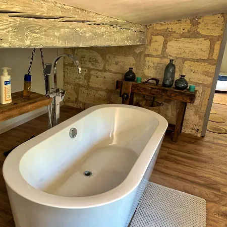 The Loft Factory 4 Rooms River View + Garden Hébergement de vacances